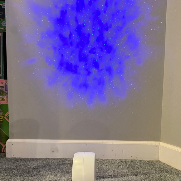 SkyLite White Projector - Picture 2 of 5